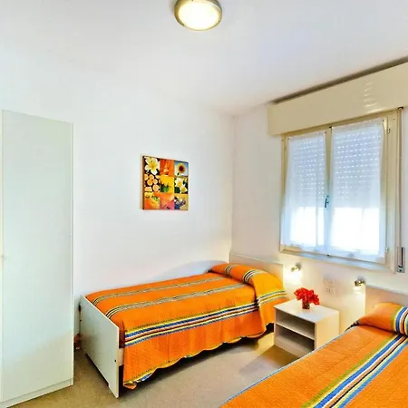 公寓 In With Balcony *